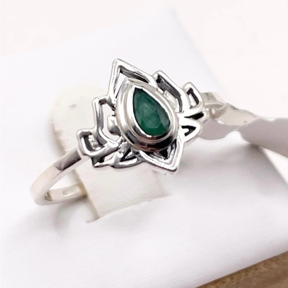 Size 8.5 Emerald Lotus 925 Sterling Silver Ring - Picture 2 of 8